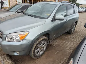Toyota RAV4 2008 Green