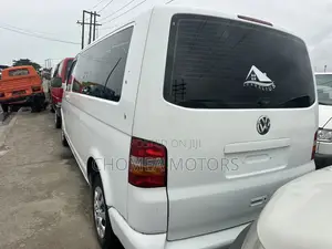 Volkswagen Transporter 2012 White