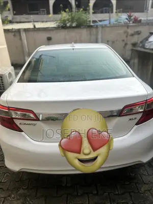 Toyota Camry XLE 4dr Sedan (2.5L 4cyl 6A) 2013 White
