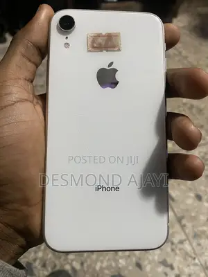 Apple iPhone XR 64 GB White