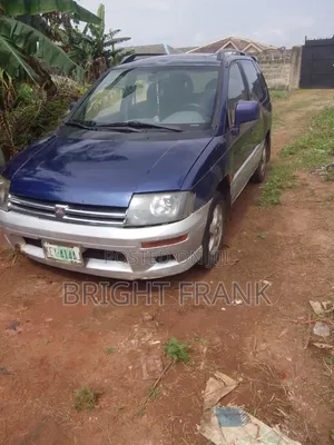 Mitsubishi SpaceRunner 2002 Blue