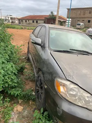 Toyota Corolla 2004 Gray