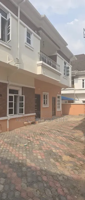 5bdrm Duplex in Ikota Lagos State for rent