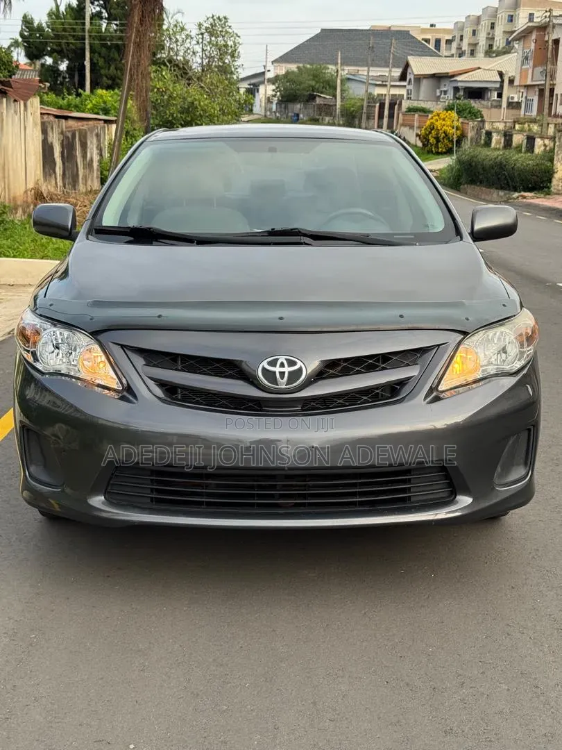 Toyota Corolla 2012 Gray