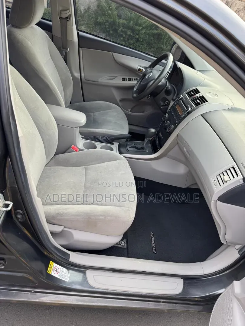 Toyota Corolla 2012 Gray