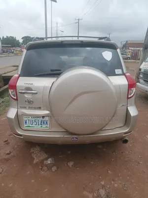 Toyota RAV4 2009 Gold
