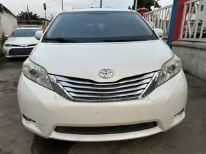 Toyota Sienna Limited 7 Passenger 2012 White
