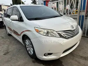 Toyota Sienna Limited 7 Passenger 2012 White