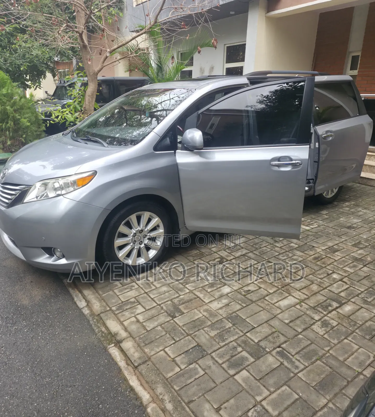 Toyota Sienna 2011 Teal