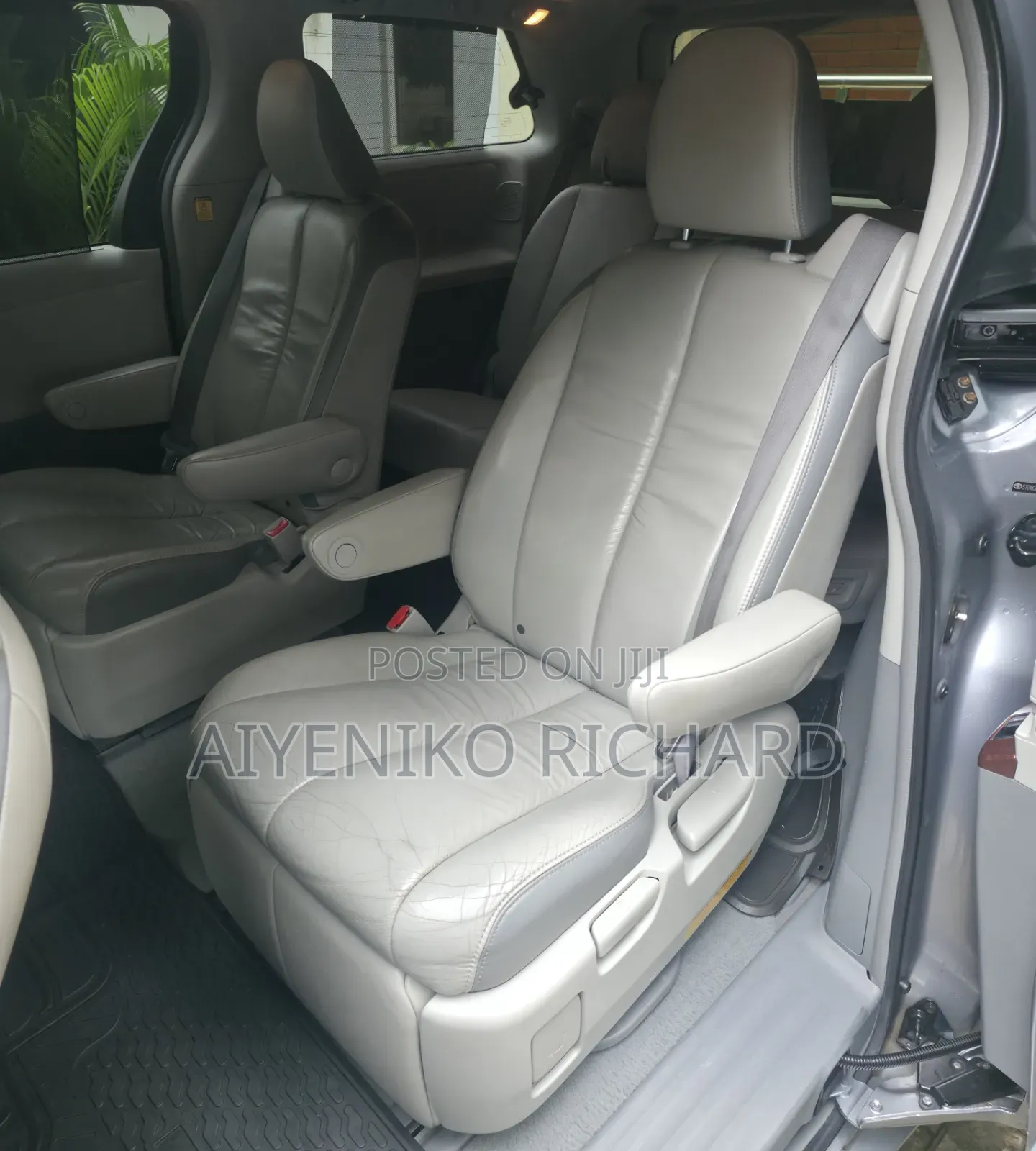 Toyota Sienna 2011 Teal