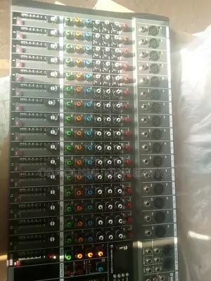16 Channel Pro Mixer