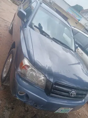 Toyota Highlander 2004 Gray