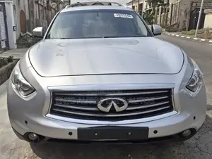 Infiniti FX35 Base 4x4 (3.5L 6cyl 7A) 2012 Silver