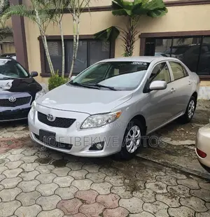 Toyota Corolla LE 4dr Sedan (1.8L 4cyl 4A) 2010 Silver