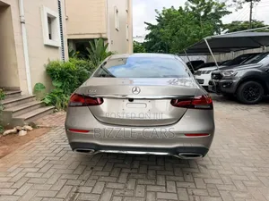 Mercedes-Benz E350 2022 Gold