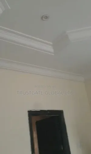 3bdrm Apartment in Police Service, Idu Industrial for rent