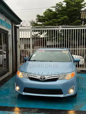 Toyota Camry XLE 4dr Sedan (2.5L 4cyl 6A) 2012 Blue