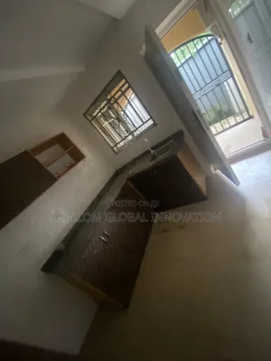 3bdrm Block of Flats in Oluwakemi, Akala Express for rent