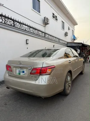 Lexus ES 2012 Gold