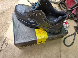 Region Safety Shoe
