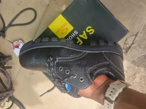 Region Safety Shoe
