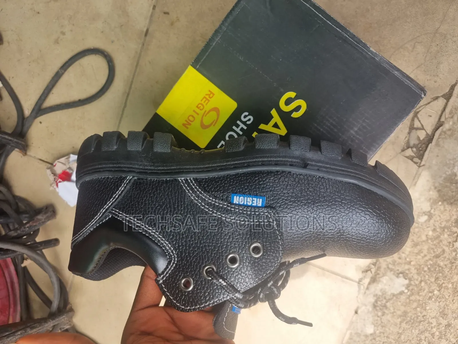 Region Safety Shoe