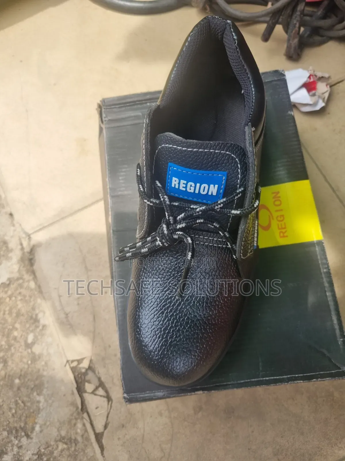Region Safety Shoe