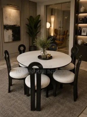 Stylish Luxury Round Dinning Set