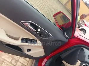Mercedes-Benz GLA 250 2015 Red