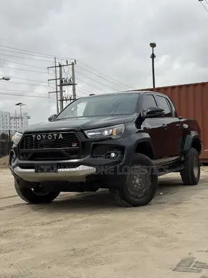 New Toyota Hilux 2024 Black