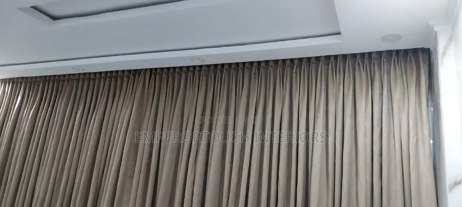 Triple Pleat Design Curtain