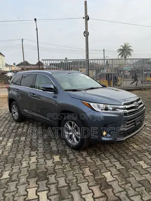 Toyota Highlander XLE V6 4x4 (3.5L 6cyl 6A) 2016 Blue
