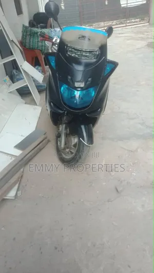 Yamaha 2010 Black
