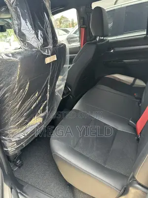 New Toyota Hilux 2025 White