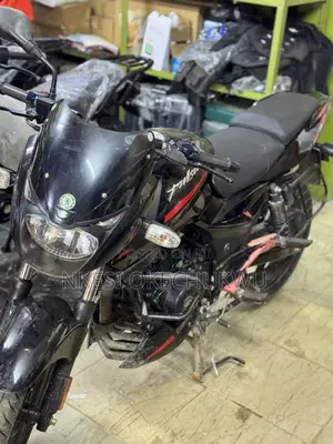 Bajaj Pulsar 220 F 2025 Black