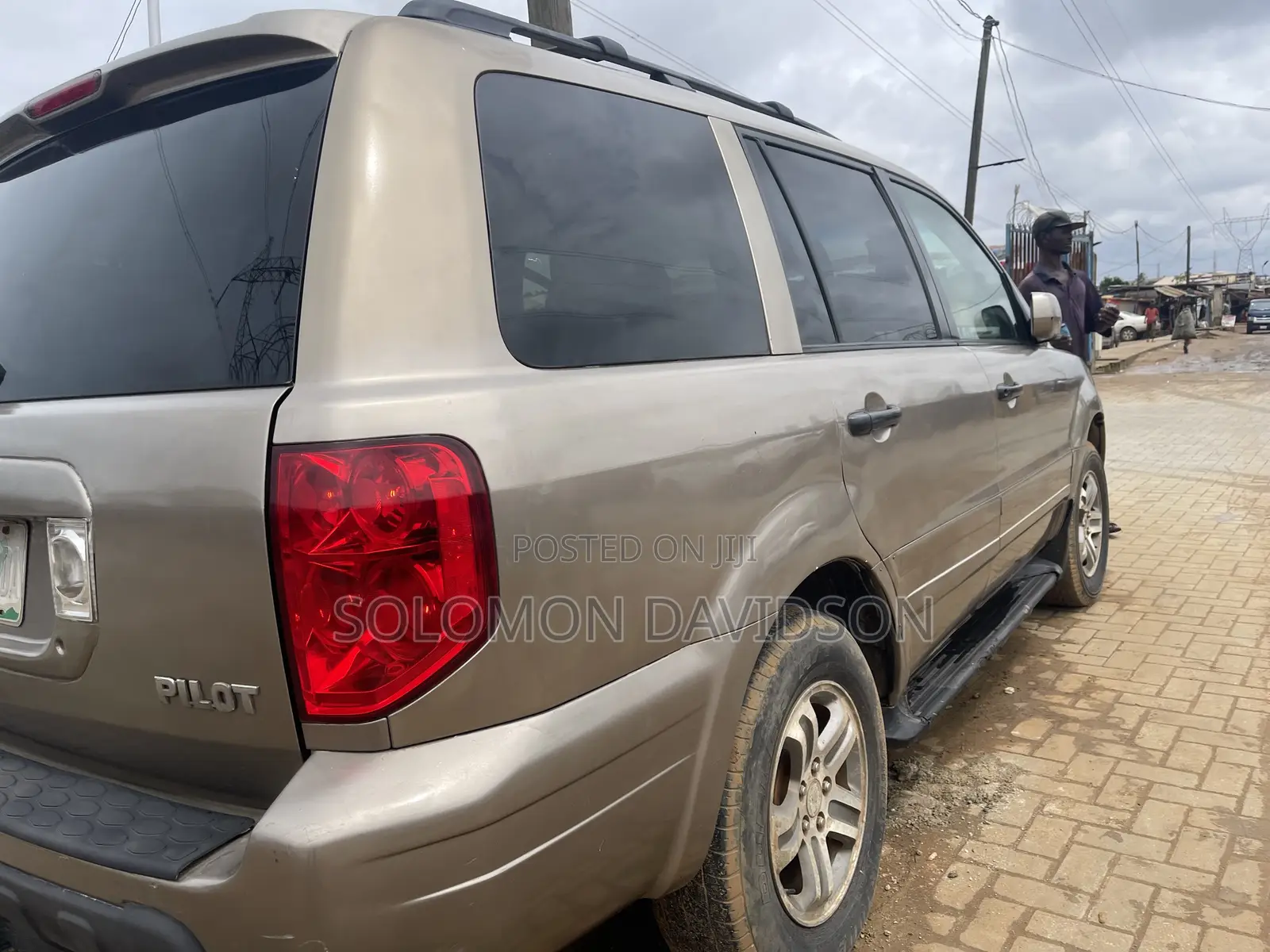 Honda Pilot 2004 Gold