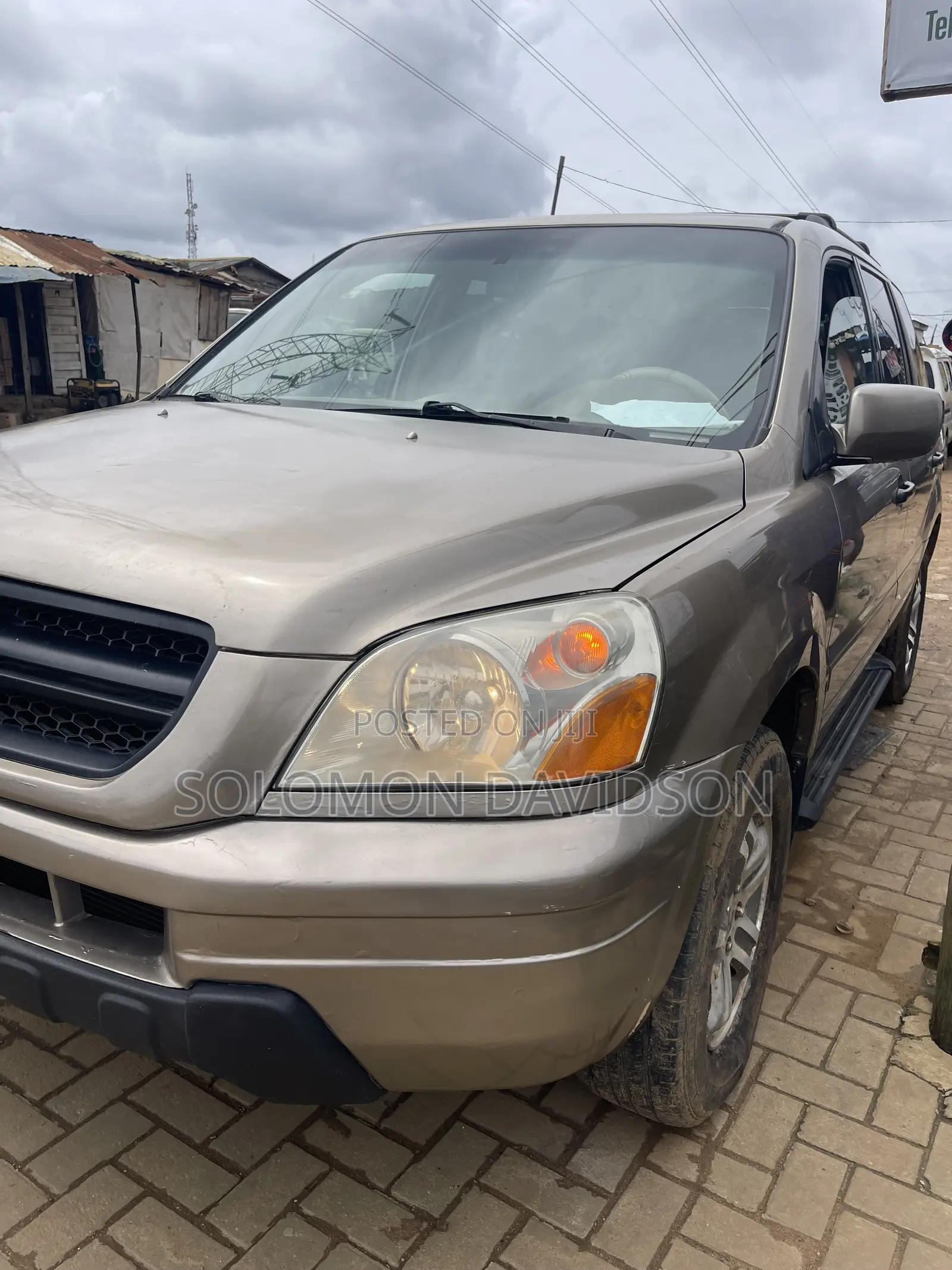 Honda Pilot 2004 Gold