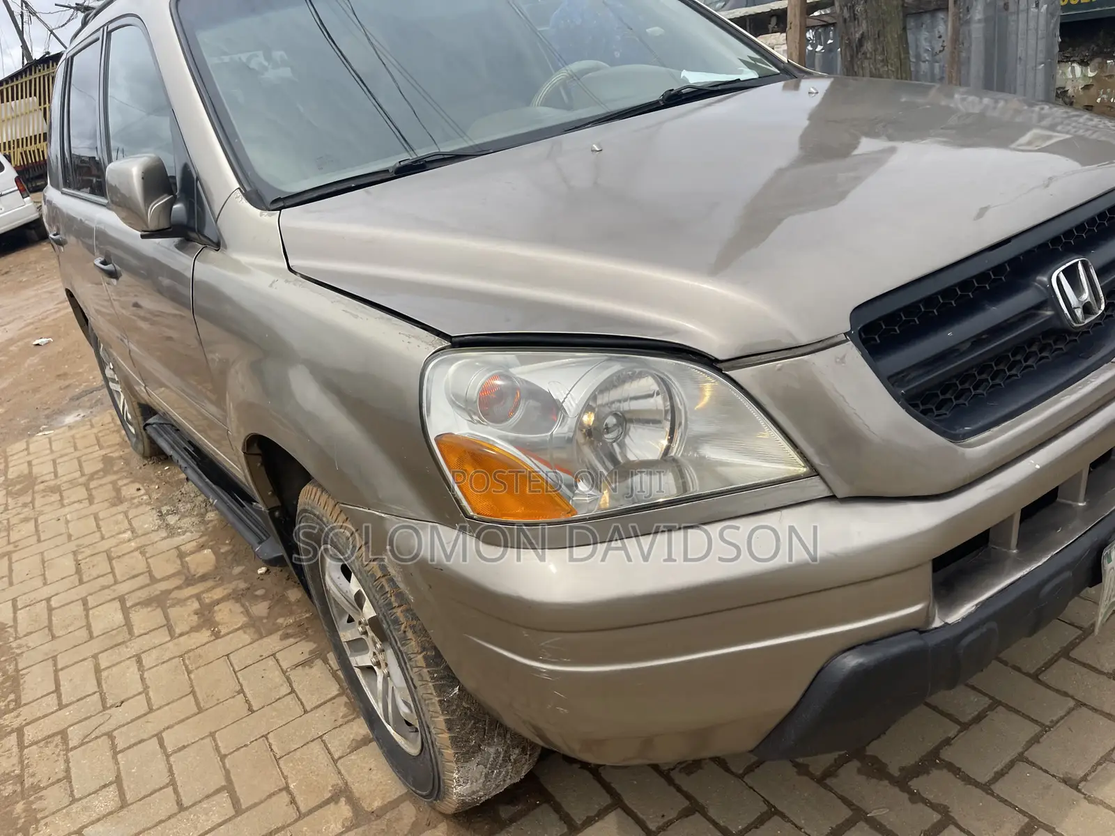 Honda Pilot 2004 Gold
