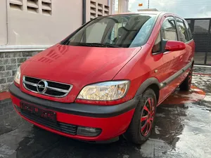Opel Zafira 2013 Red