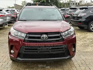 Toyota Highlander SE 4x4 V6 (3.5L 6cyl 8A) 2017 Red