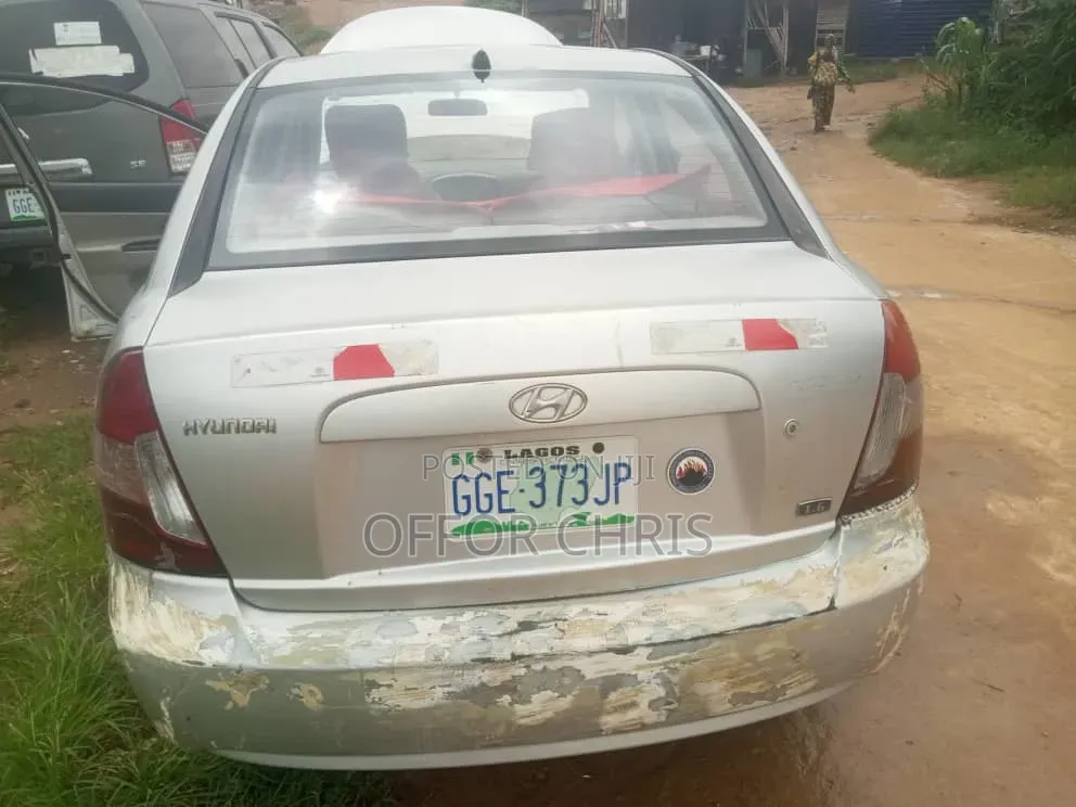 Hyundai Accent 2009 Silver