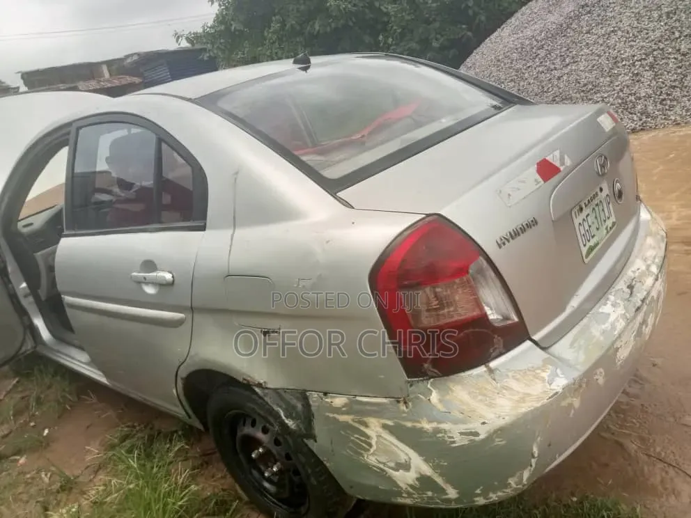 Hyundai Accent 2009 Silver