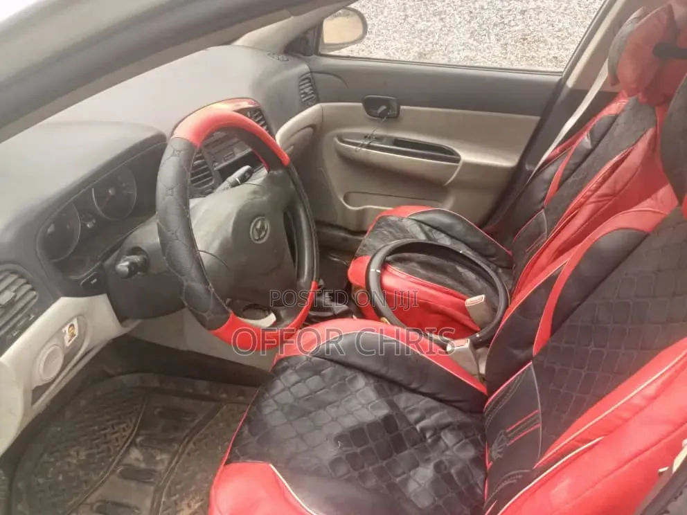 Hyundai Accent 2009 Silver