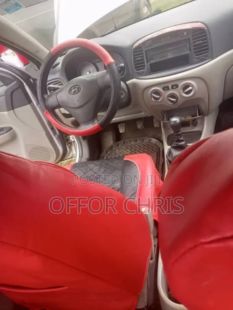 Hyundai Accent 2009 Silver