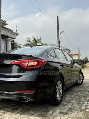 Hyundai Sonata Base Sedan FWD (2.4L 4cyl 6A) 2016 Black