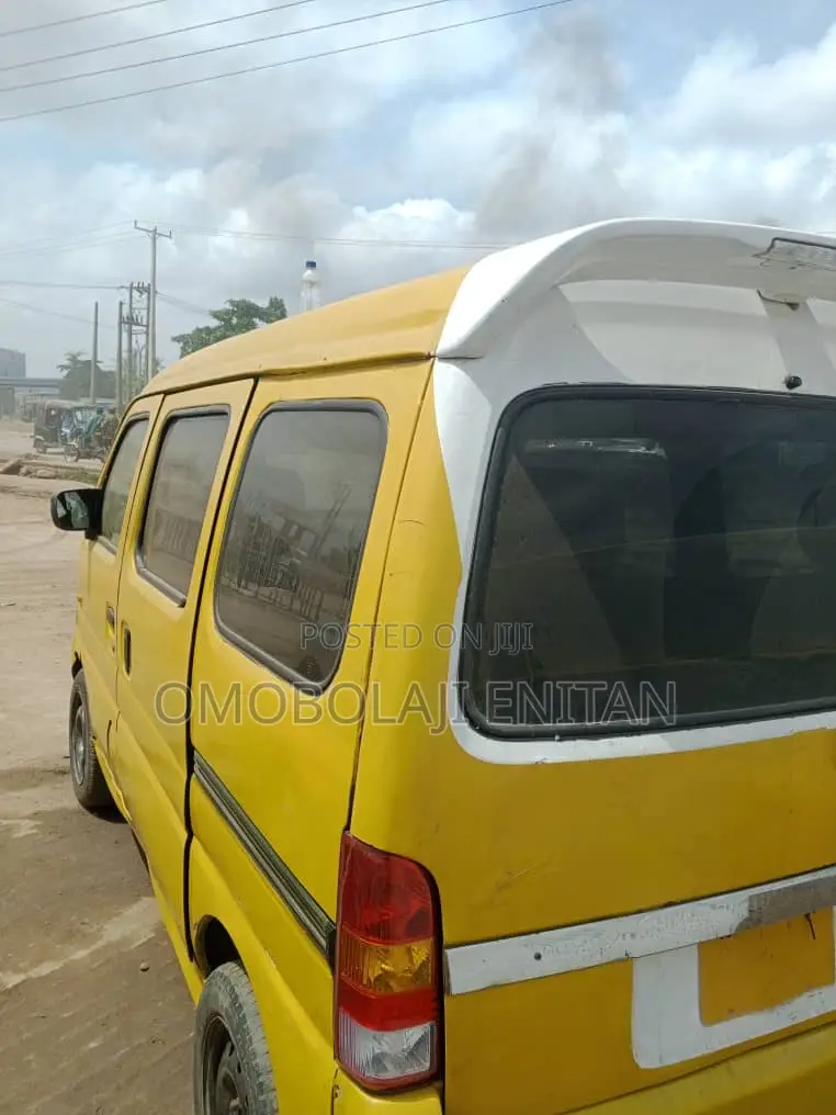 Suzuki Every 2005 Yellow