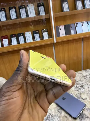 Apple iPhone XR 64 GB Yellow