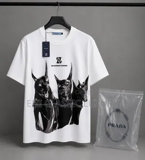 High Demand Luxury Men's Round Neck Burberry Best Quality Well Branded