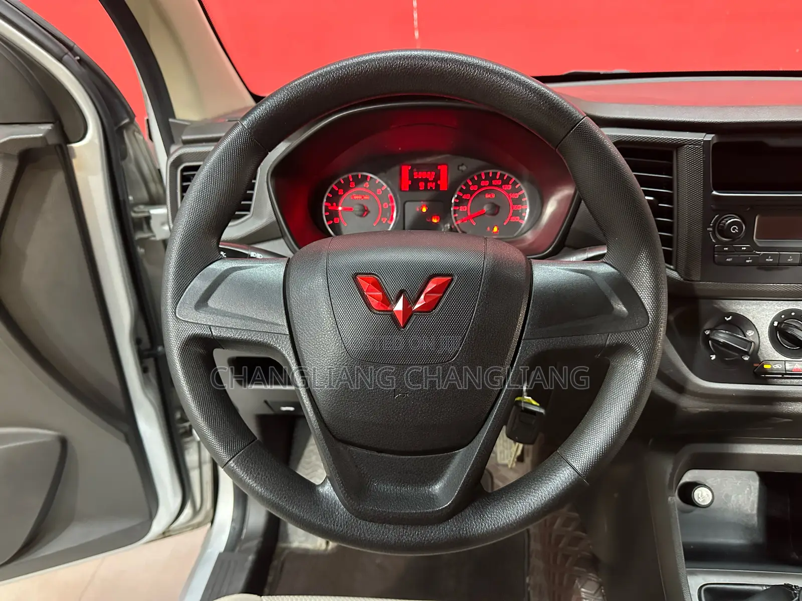 Wuling LZW6450 2022 Silver