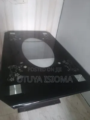 Dinning Table Without Chairs